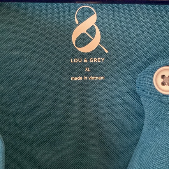 Blue/green button down top - Picture 3 of 6